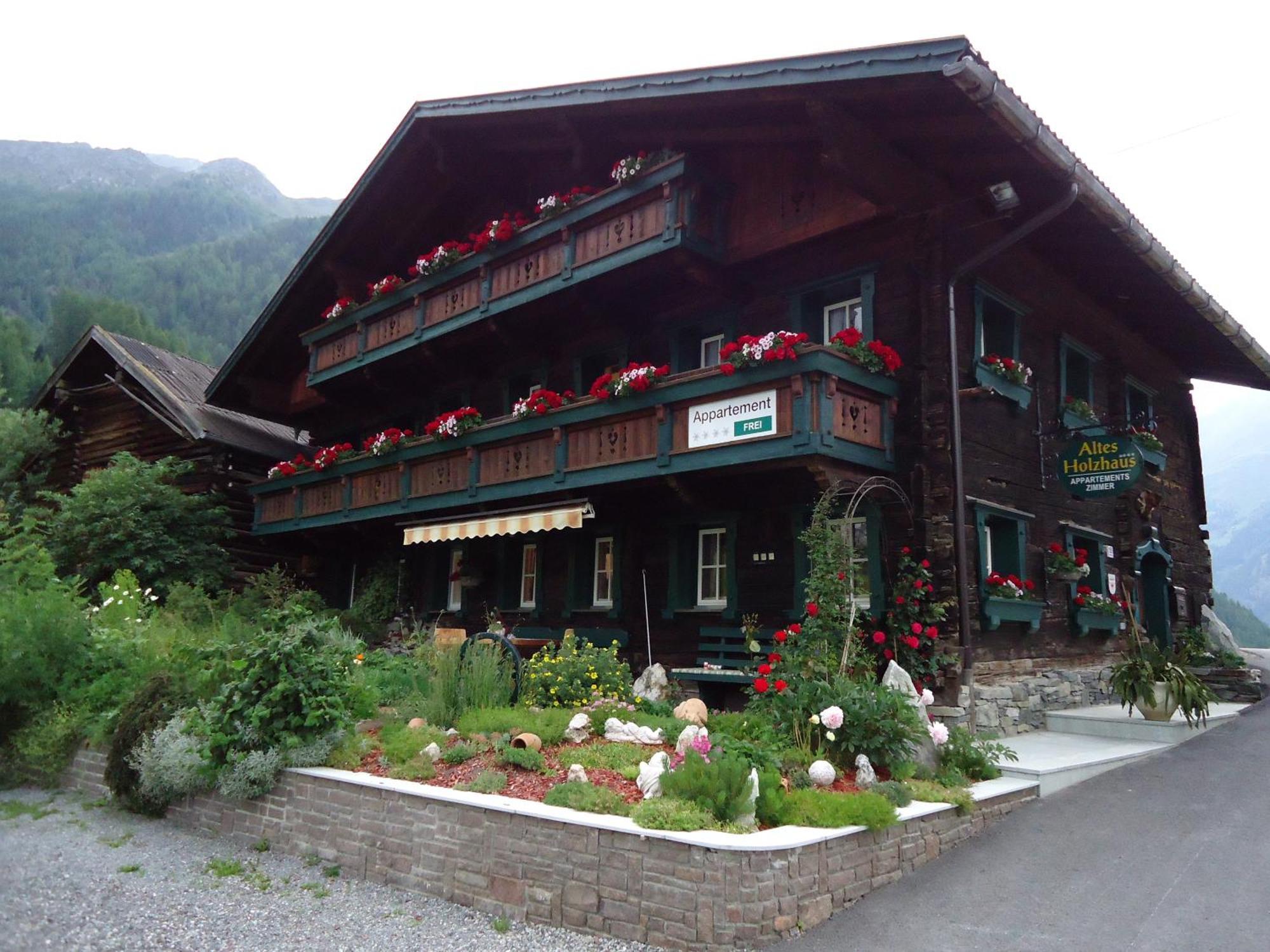 Апартаменты Altes Holzhaus Зёльден Экстерьер фото